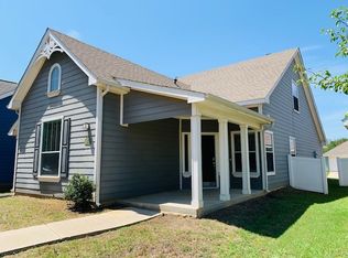 1401 Portsmouth Dr, Aubrey, TX 76227