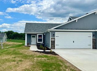 2352 Serenity Ct, Auburn, IN