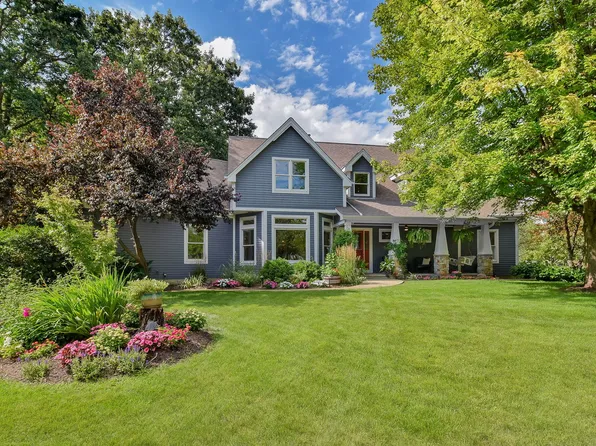 1161 Davey Dr, Batavia, IL 60510