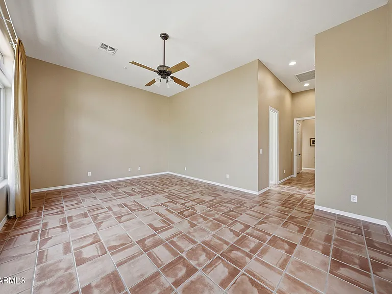 2129 W Legends Way — Photo 31