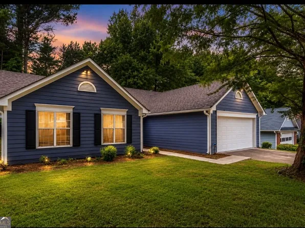 956 Forest Path, Stone Mountain, GA 30088