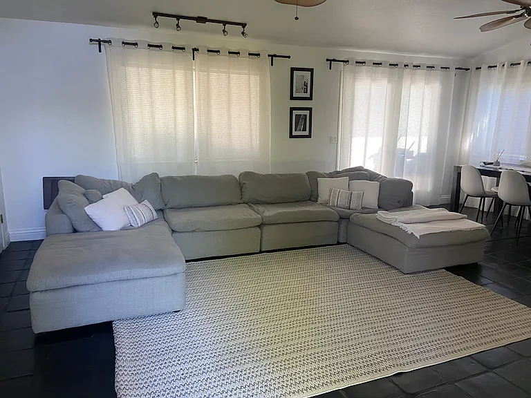 Hibiscus Dr — Photo 1
