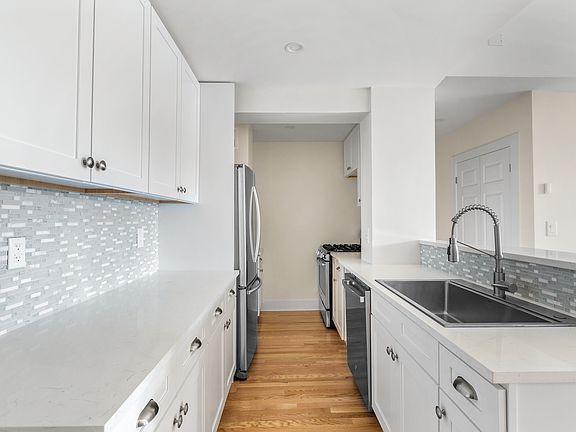 3rd image of 5 W 91st St APT 6D