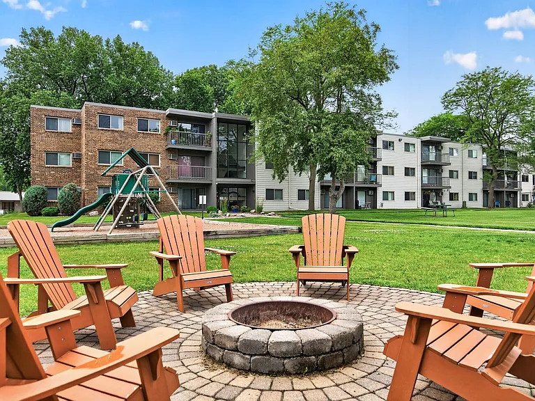 Eastgate Apartments — Photo 68