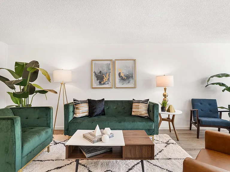 Mohawk Green Apartments — Photo 17