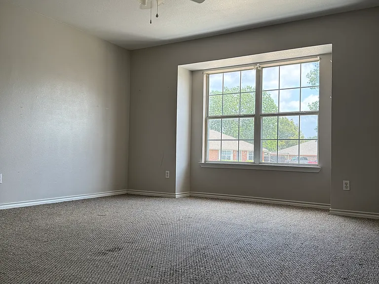 901 Black Diamond Cir #3 — Photo 8