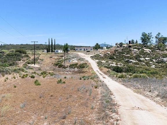 2nd image of 2075 Boulder Oaks Rd