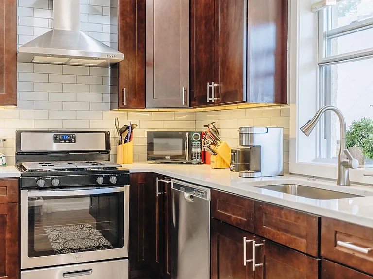 1752 W Catalpa Ave #2W — Photo 4