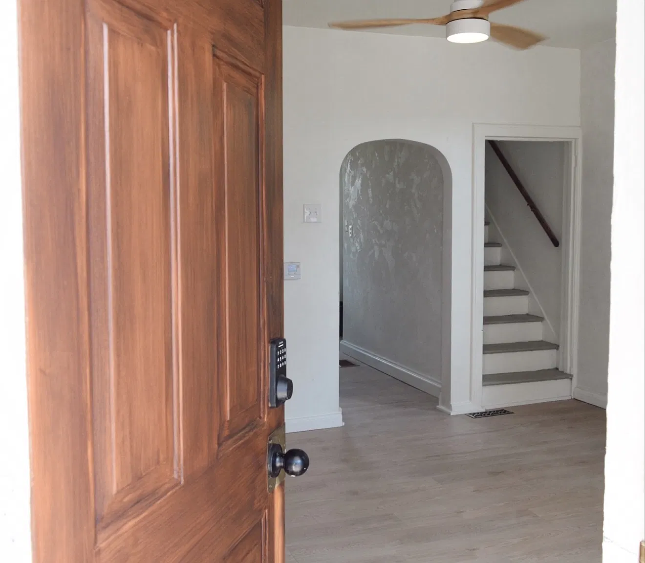 550 Grove St — Photo 3