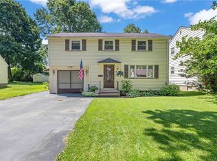 975 Whitlock Rd, Rochester, NY 14609