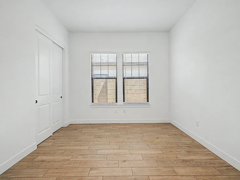 4412 N 203rd Dr — Photo 23