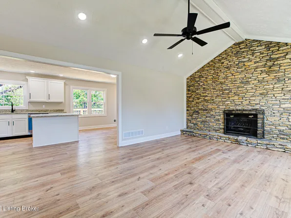10807 Saint Rene Rd, Jeffersontown, KY 40299