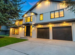 740 Willamette Dr SE, Calgary, AB T2J2A2