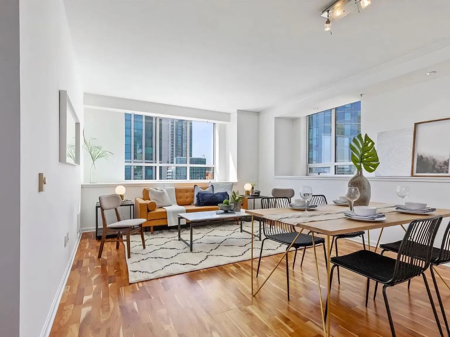 1 bed, 832 sqft, $5,900 — Photo 2