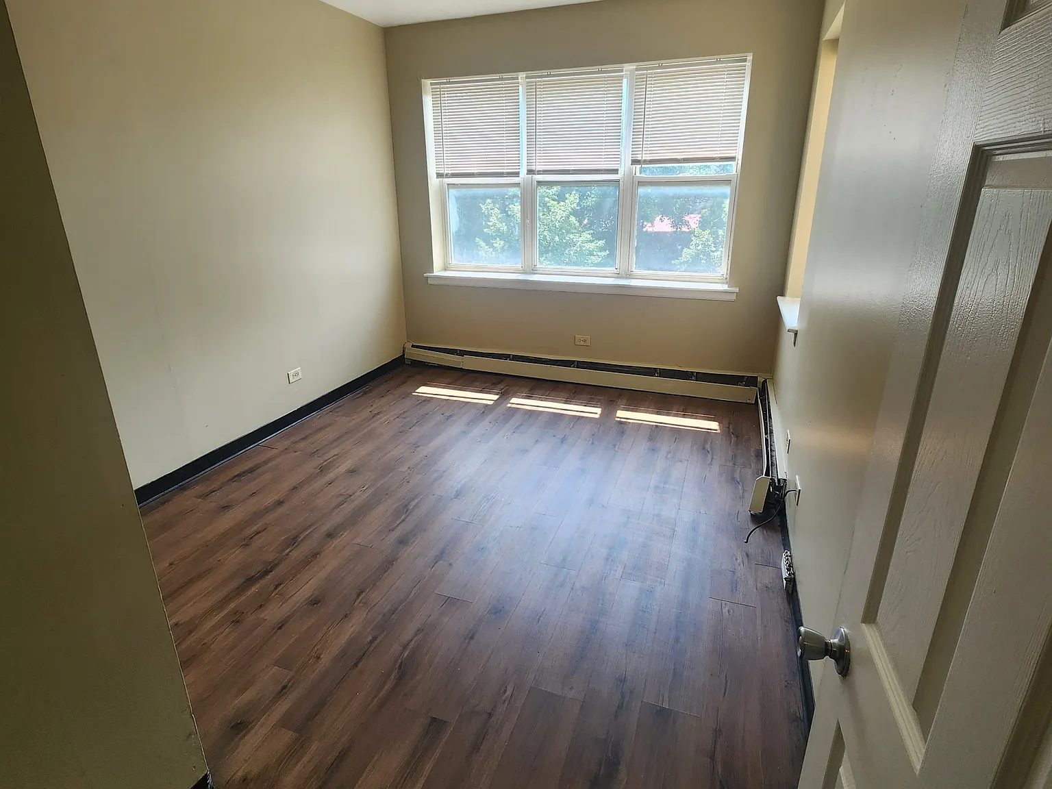 2 bed, 750 sqft, $1,100 — Photo 2