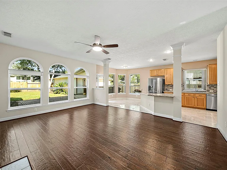 22430 Water Edge Ln — Photo 10