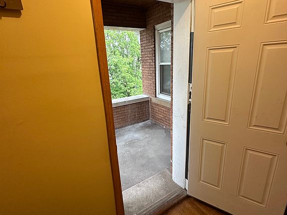 4th image of 12724 Lincoln St Unit 2