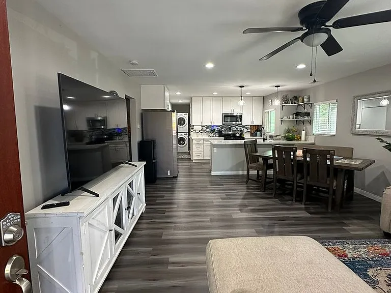 129 Norton Ave — Photo 1
