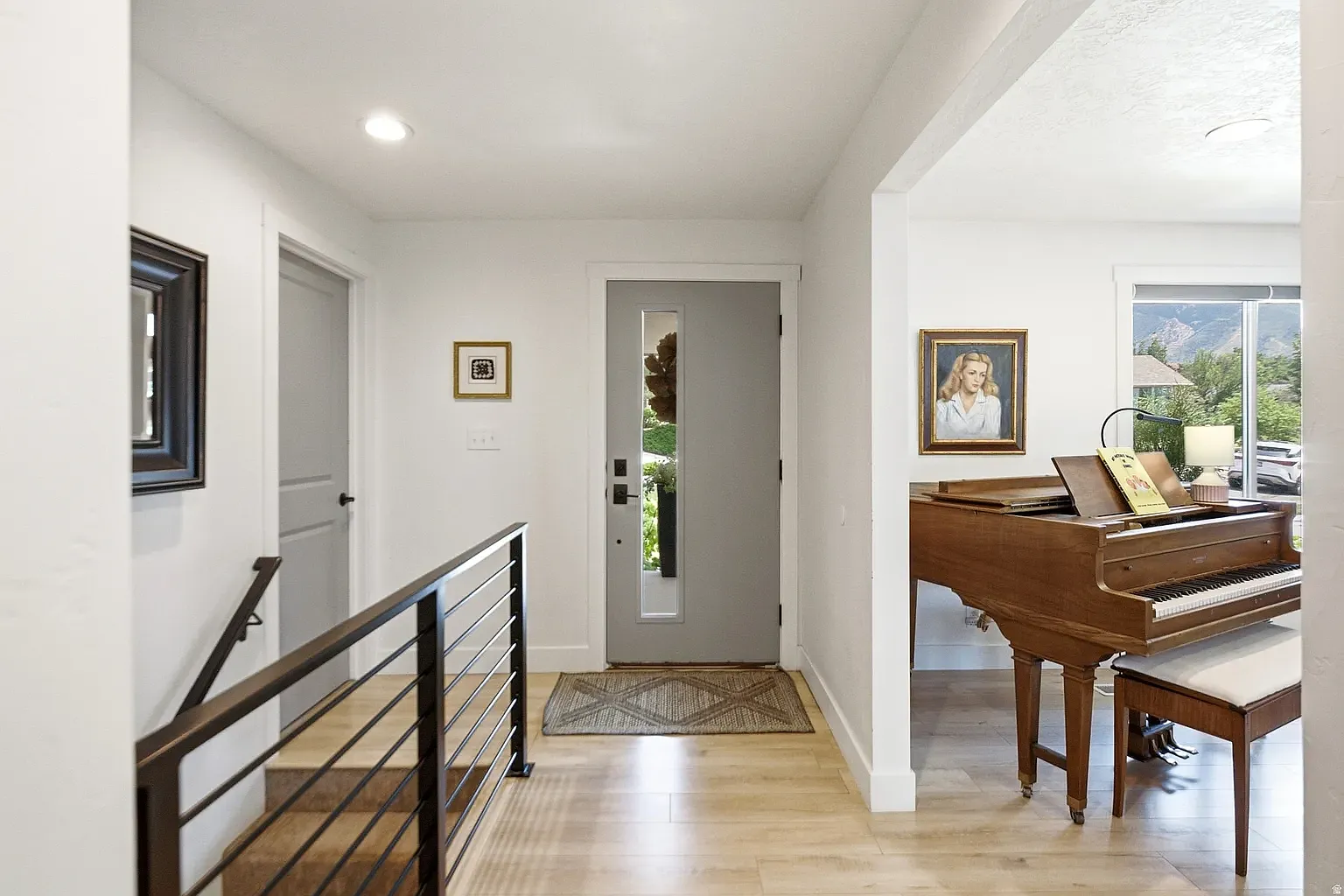 5 bed, 3058 sqft, $5,500 — Photo 3