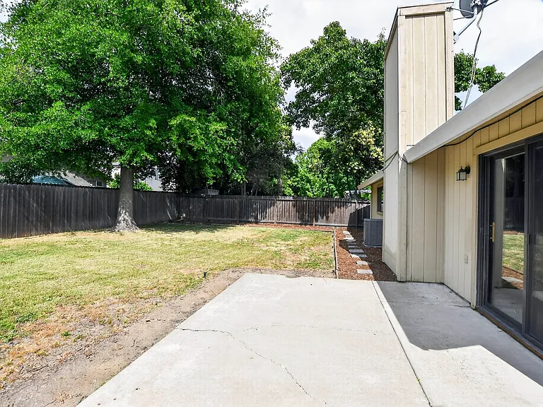 5213 Laguna Park Dr — Photo 26