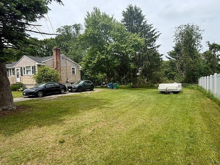 Lasallette Rd — Photo 5
