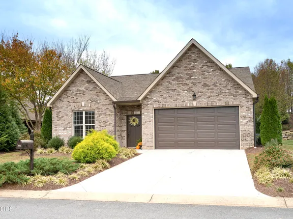 2238 Boulder Crest Ln, Sevierville, TN 37876