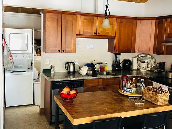 3rd image of 702 College Dr Unit 84