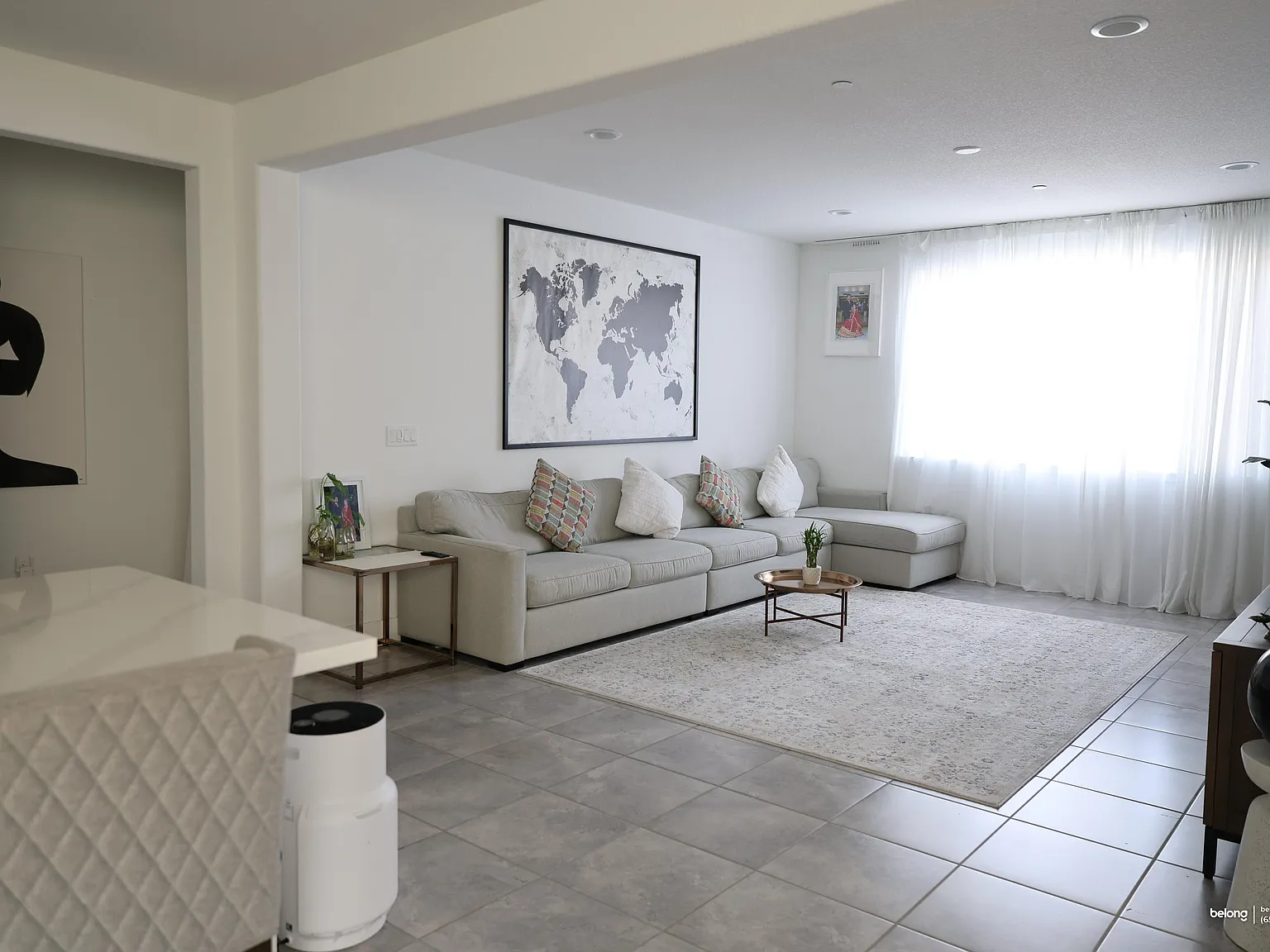 5 bed, 3.5 bath, 2734 sqft, $4,595 — Photo 4