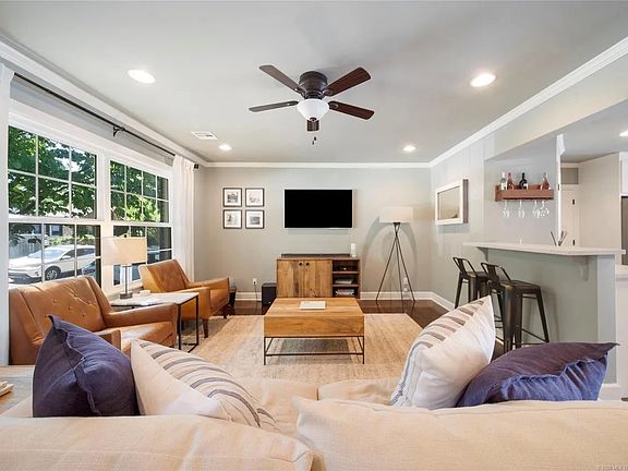 3rd image of 2141 S Florence Ave
