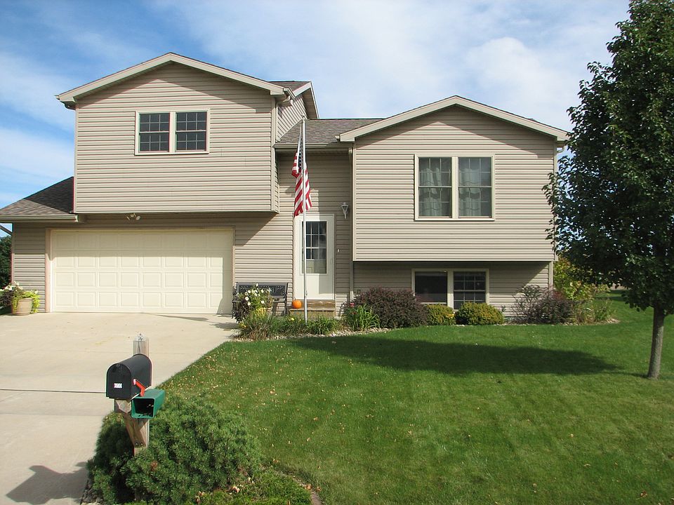 3 bed, 2 bath, 1690 sq. ft.
