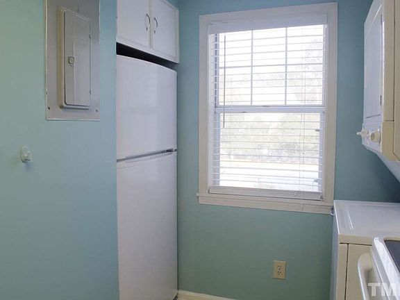 4th image of 152 Kingsbury Dr