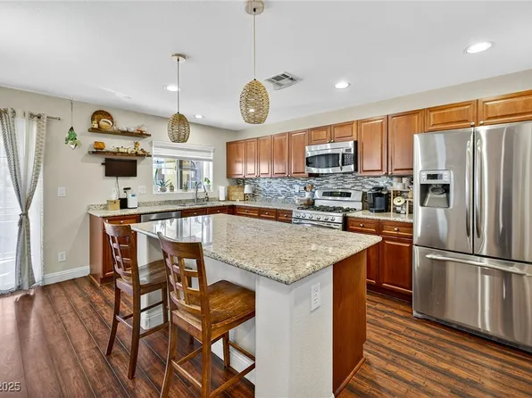 10626 W Gilmore Ave, Las Vegas, NV 89129