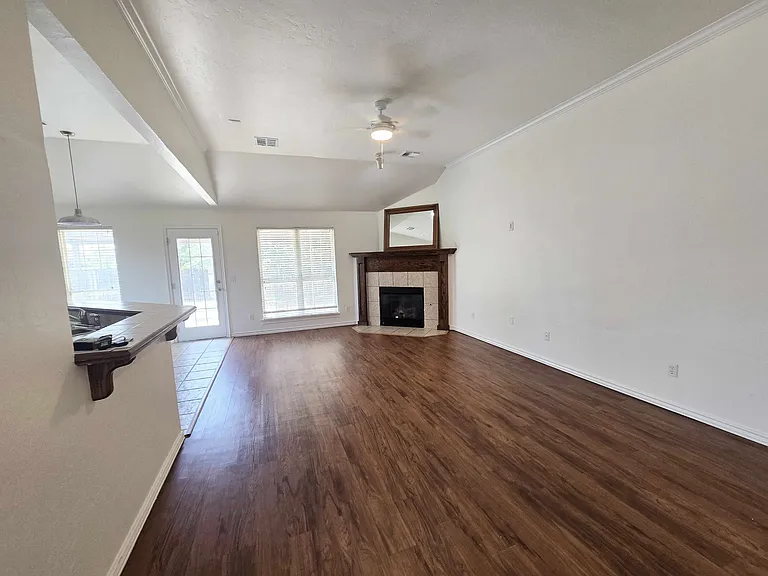 16001 Korie Dr — Photo 5