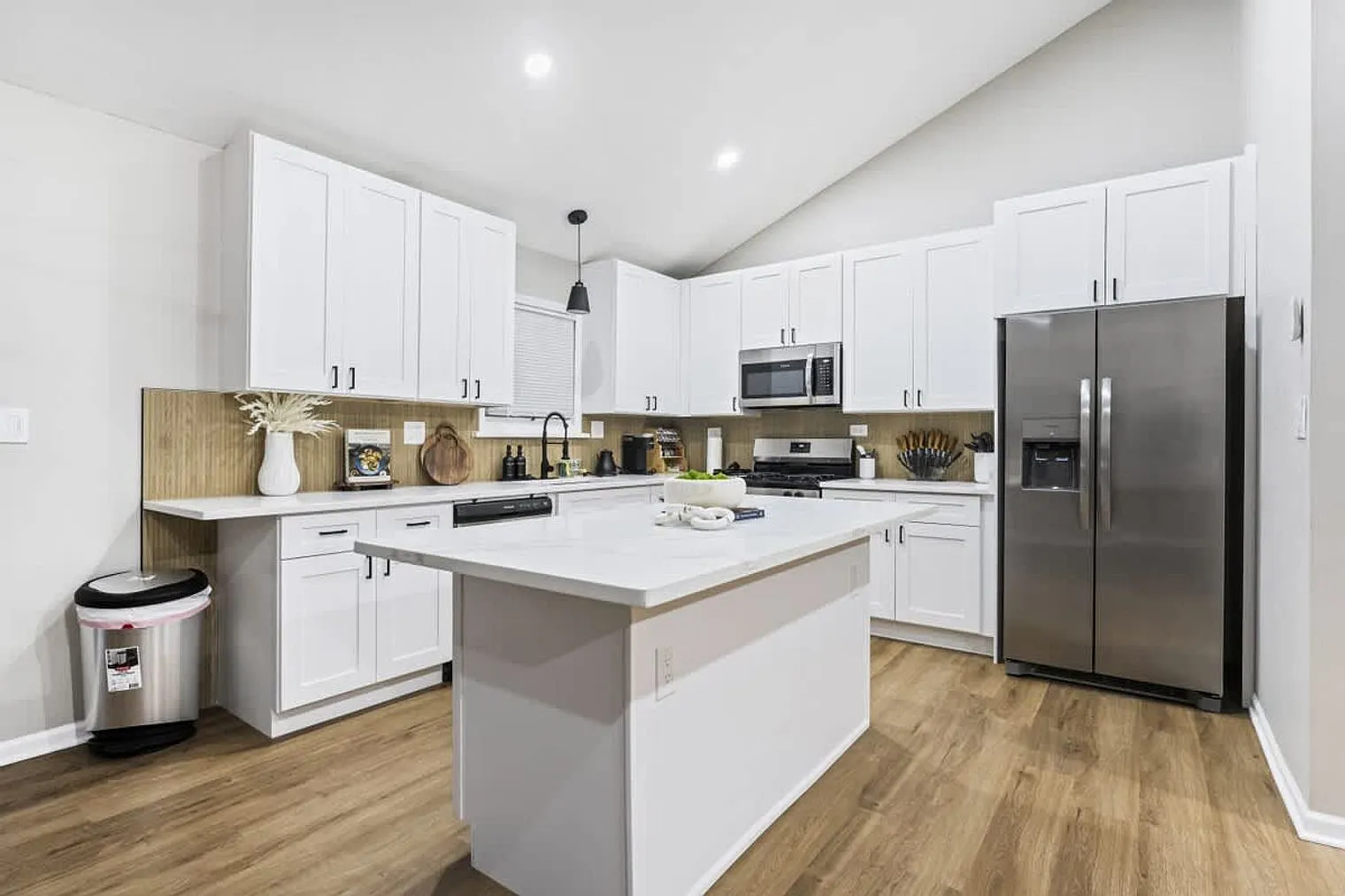 4 bed, 2.0 bath, $16,864 — Photo 4