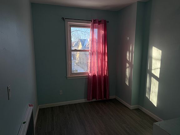 4th image of 4109 161st St Floor 2