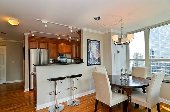 3rd image of 345 N La Salle Dr APT 4204
