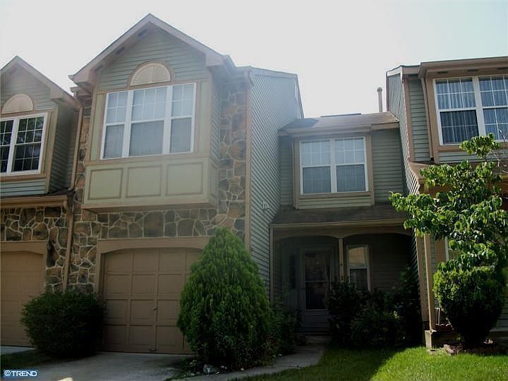 2nd image of 4 Eddlewood Pl