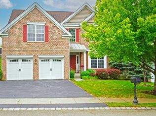 650 Creekside Ln, Fishkill, NY 12524