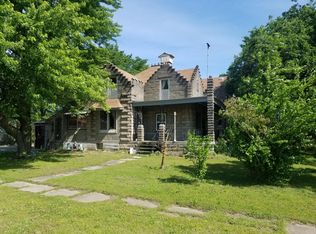 601 W Oak St, Columbus, KS 66725