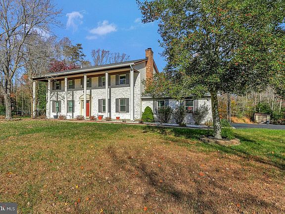 3rd image of 15590 Oak Glen Cir
