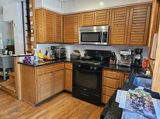 754 S 5th St, Philadelphia, PA 19147