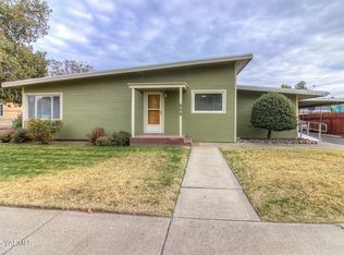 806 Madison Ave, Toppenish, WA 98948