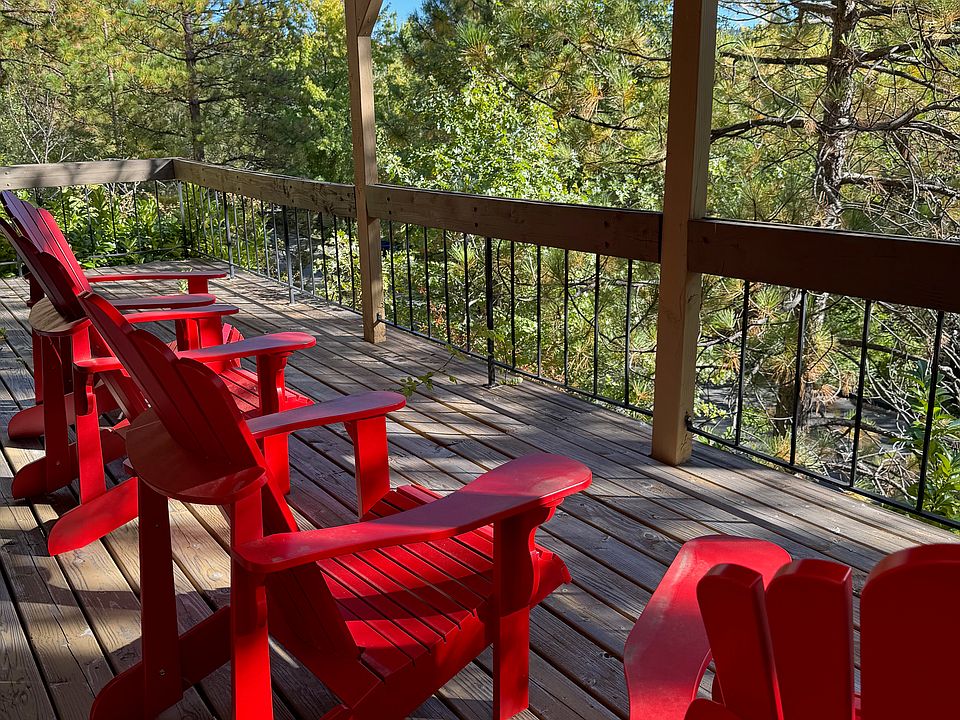 Lower level deck
