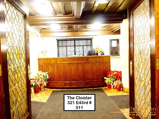 Sold by aptsandlofts.com | media 31