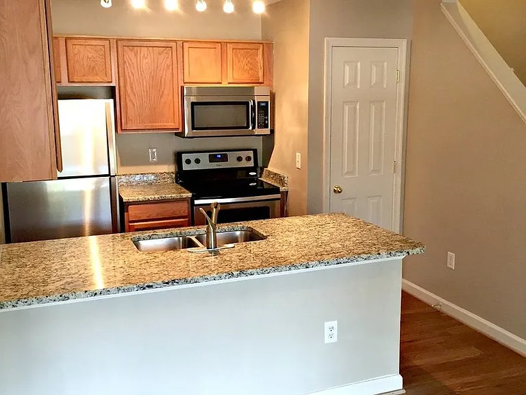 The Suites at Port Warwick — Photo 14