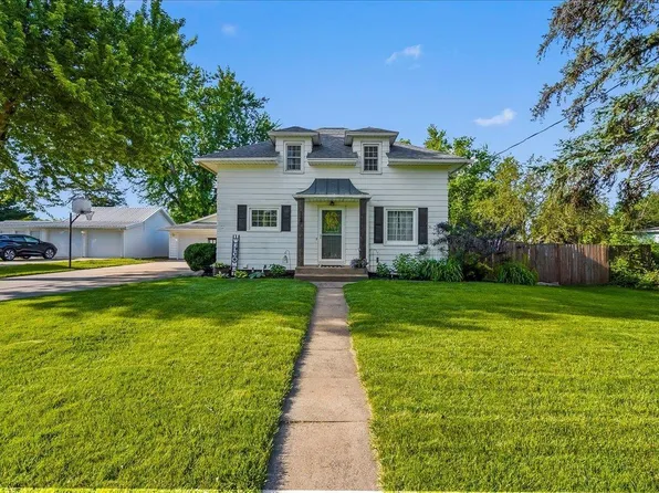 124 Hawley St, Jesup, IA 50648