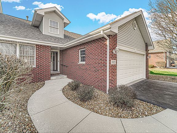 3rd image of 812 Oriole Dr