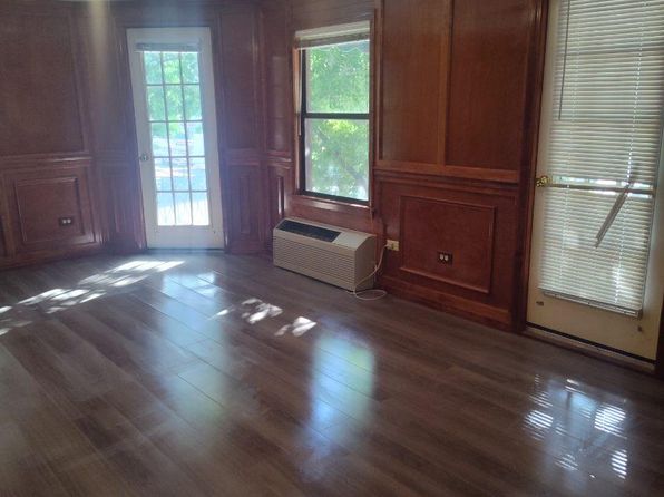 260 Main St #D