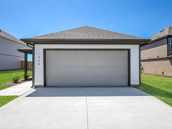 1908 Crimson Lake Blvd, El Reno, OK 73036