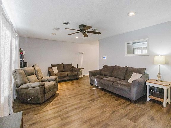 4th image of 2322 Wright